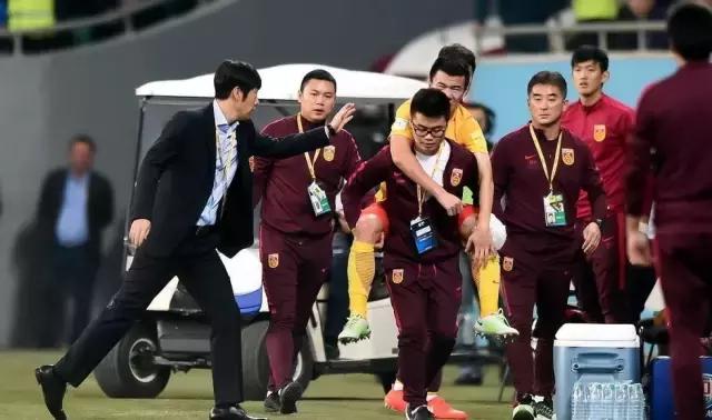 国足兵败12强赛的原因,国足1-3兵败越南比赛