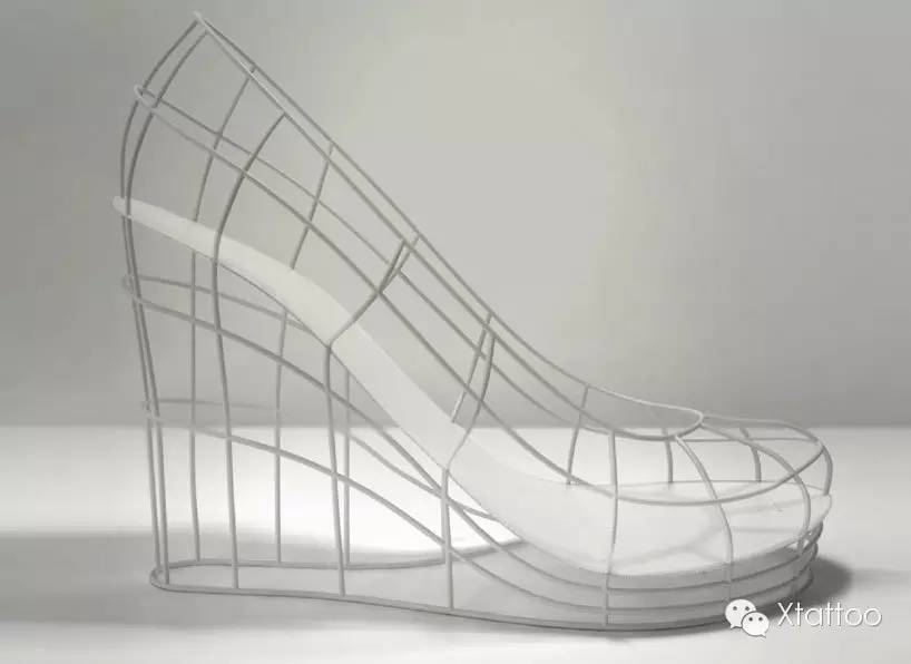 给前女友设计高跟鞋,丈夫为妻子设计高跟鞋