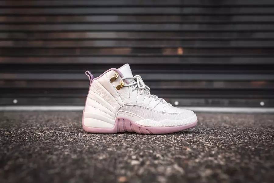 送男朋友几百块的鞋,第一次送礼物男朋友就送ysl