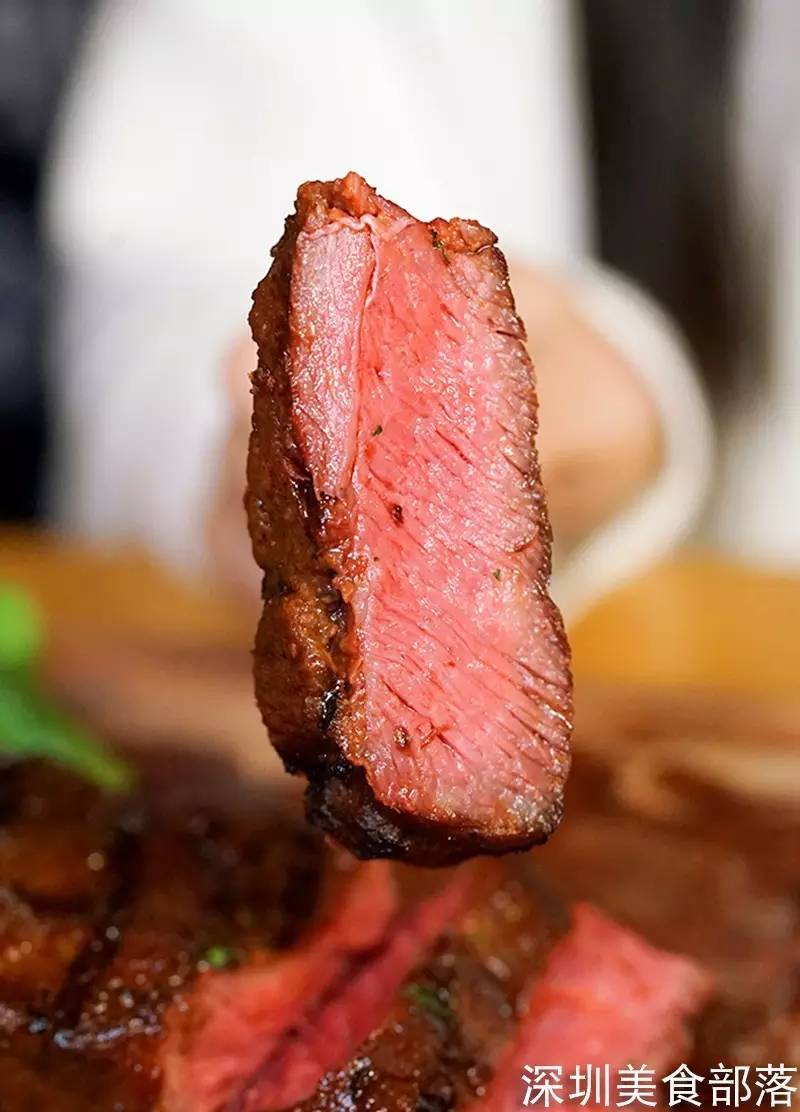 这家店,凭什么7点就能坐满,直到凌晨1点还有人舍不得走