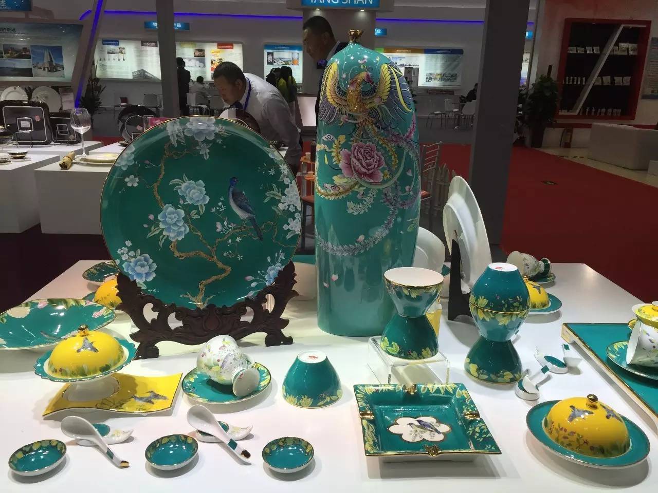 中国企业给拉美献上爱的抱抱(2)