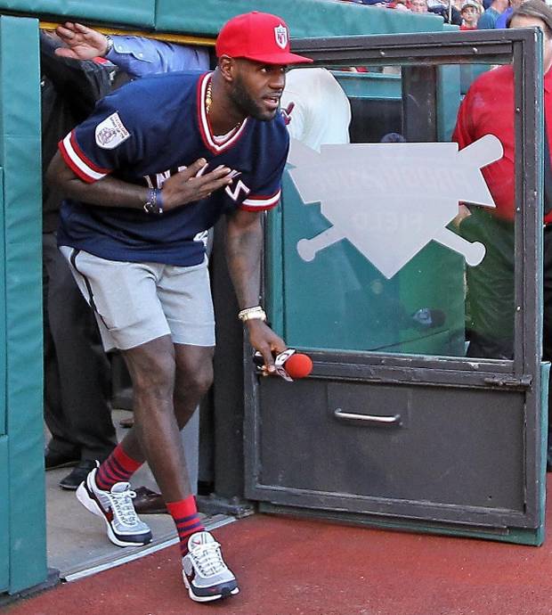 鐞冩槦涓婅剼nikefog,nikemag浣庡府