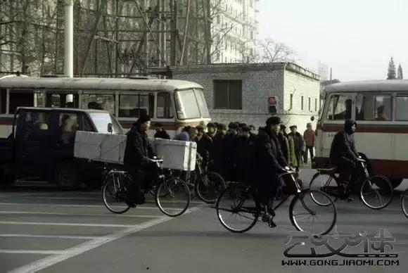 北京老司机开的碉堡公交线，坐过一条你就老了！