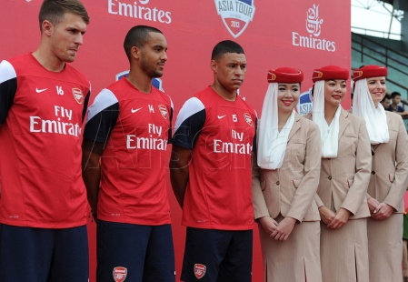 皇马flyemirates球衣,皇马球衣赞助商flyemirates