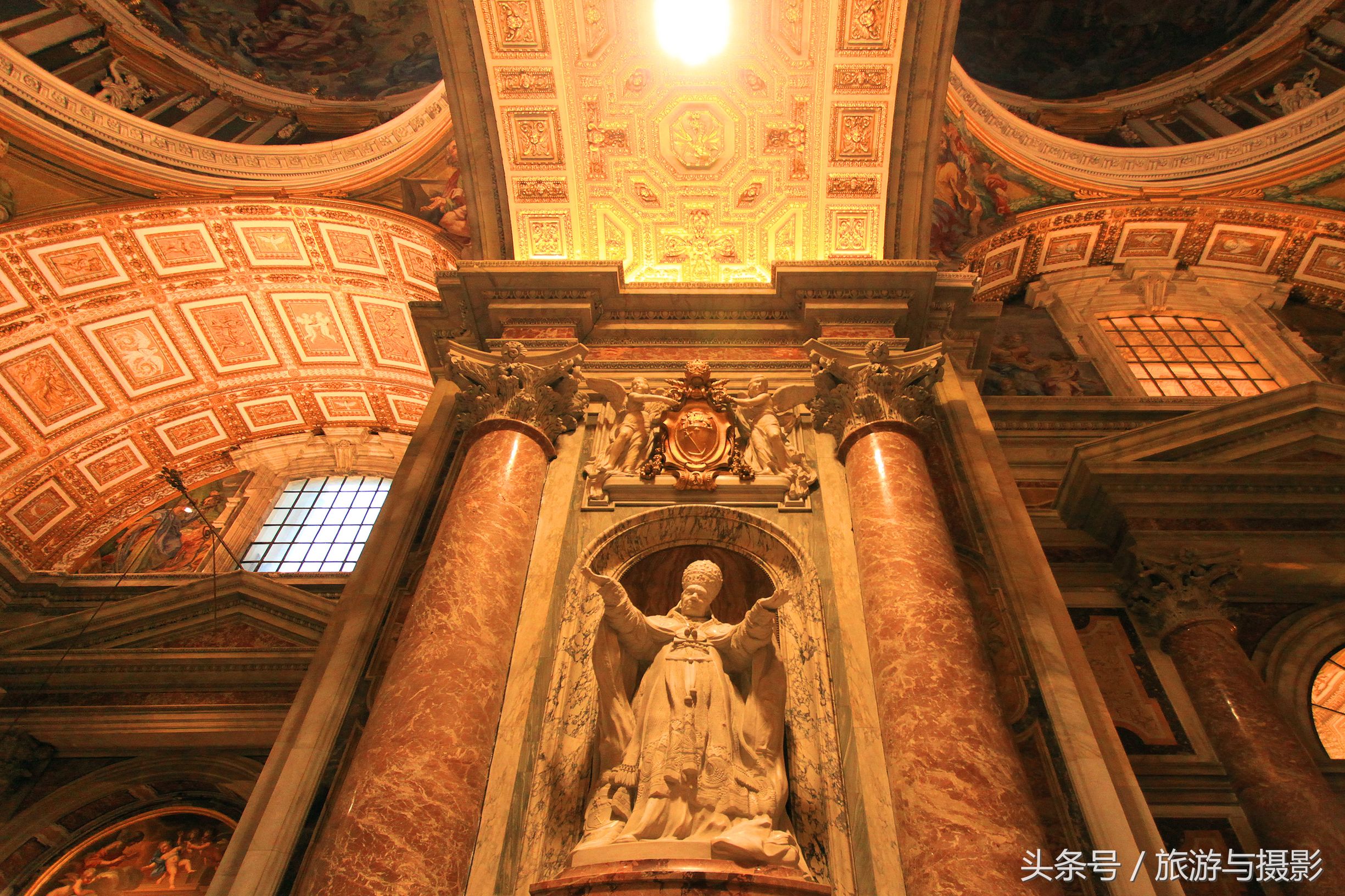 梵蒂冈圣彼得大教堂铁门,梵蒂冈圣彼得大教堂图片