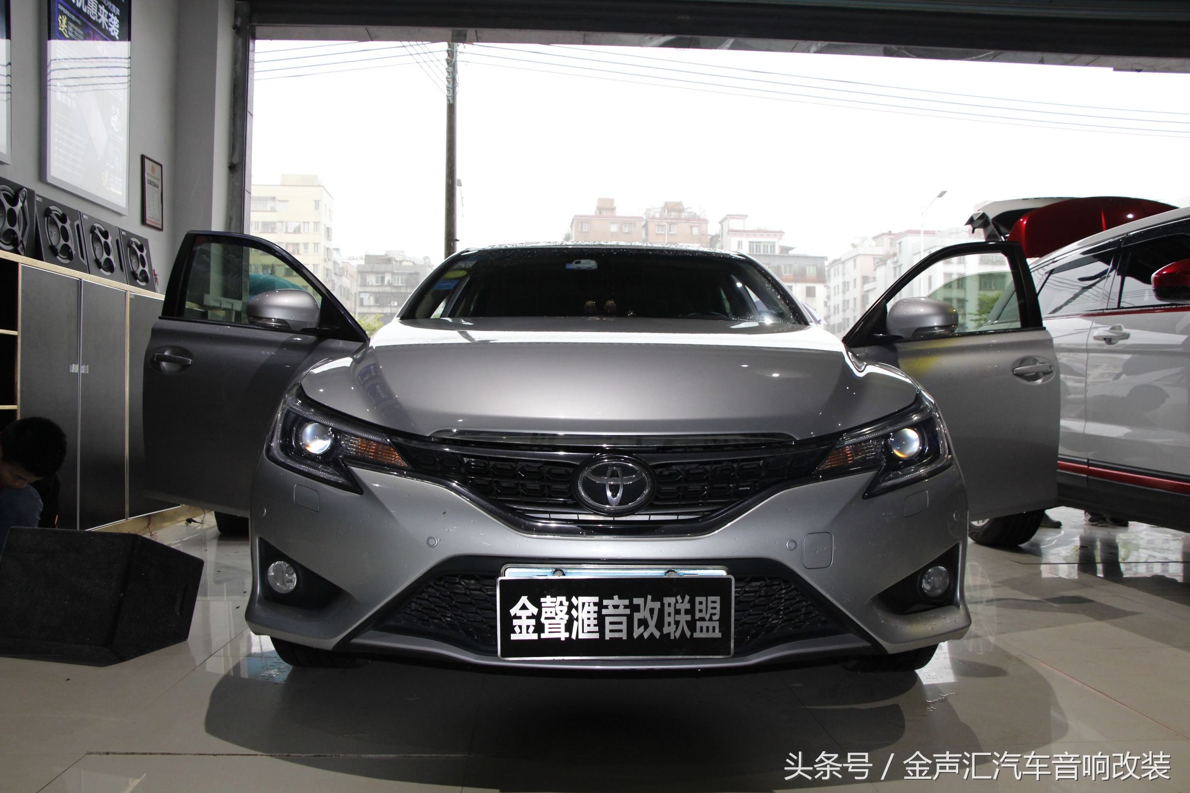 刚送走升级史云威格音响K5不久又来了一个锐志升级史云威格低音