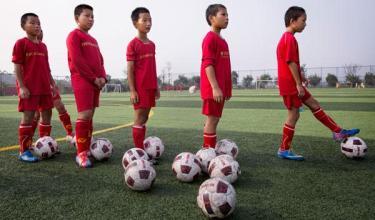 美国足球俄罗斯足球中国足球,中国最好的足球是哪一种足球