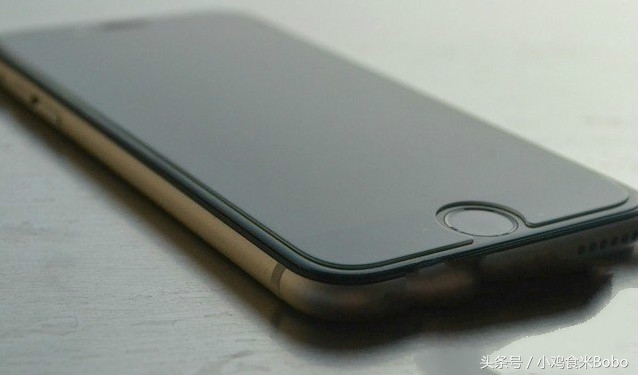 手机贴膜什么膜最好,你的手机还在贴膜吗