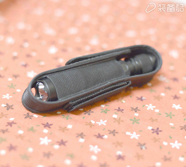 PowertacCM-one手电筒是装备中的酷