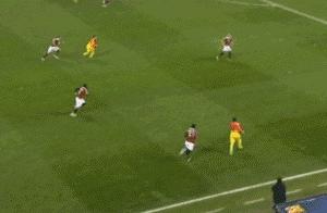 怎么分辨羽毛球场上的高手,分辨高水平运动员的动作