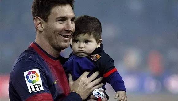 上阵父子兵足球门将,球赛中的上阵父子兵