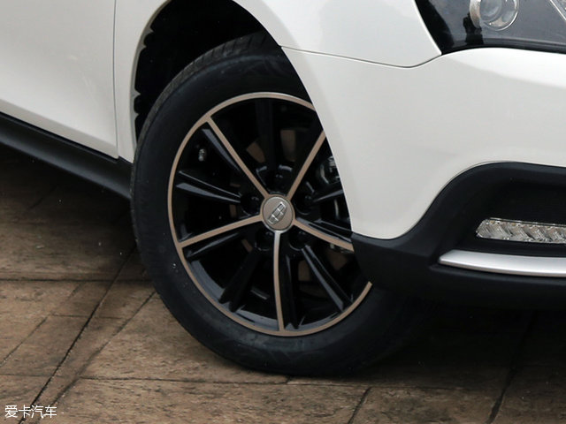 吉利帝豪2017款百万向上互联版,吉利帝豪百万款测试