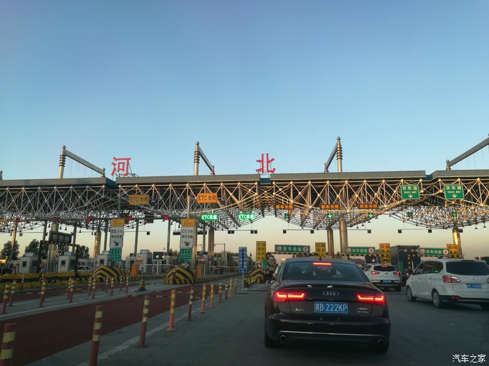 奥迪a6l2016款30fsi舒适型实拍,2016款奥迪a6l评测1.8t用车感悟