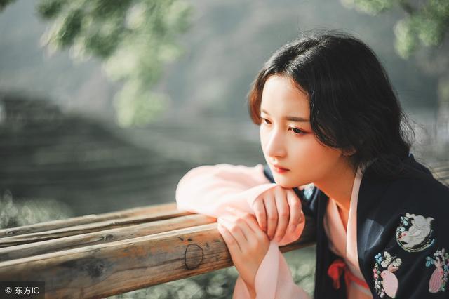 女主下乡回老家小说,女主携带大量物资穿越到物资匮乏