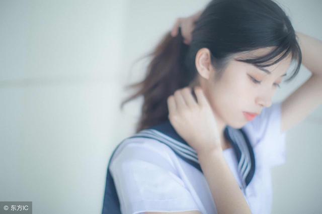 小说：话说分手了，但这个美女初恋女朋友，还是很在乎他