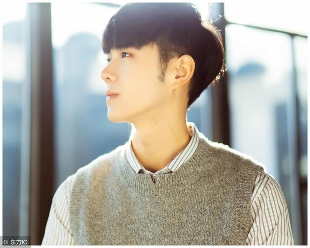 小说：两个校花比演技，请同学网络投票，没想到有人竟这样作弊