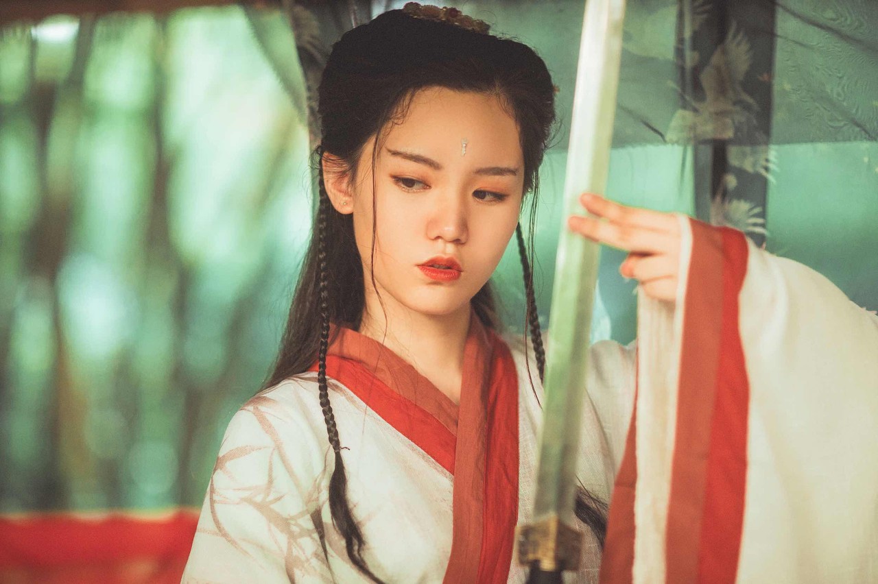 小说小伙穿越玄幻世界,小说小伙穿越到2005