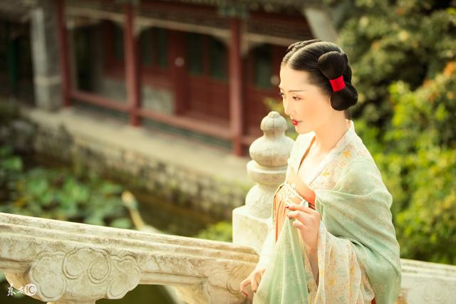 小说：男主登场！都是精卫最爱的美人们啊