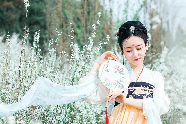 现代人穿越到古代当王妃小说,穿越到古代当王妃冷血很拽的小说