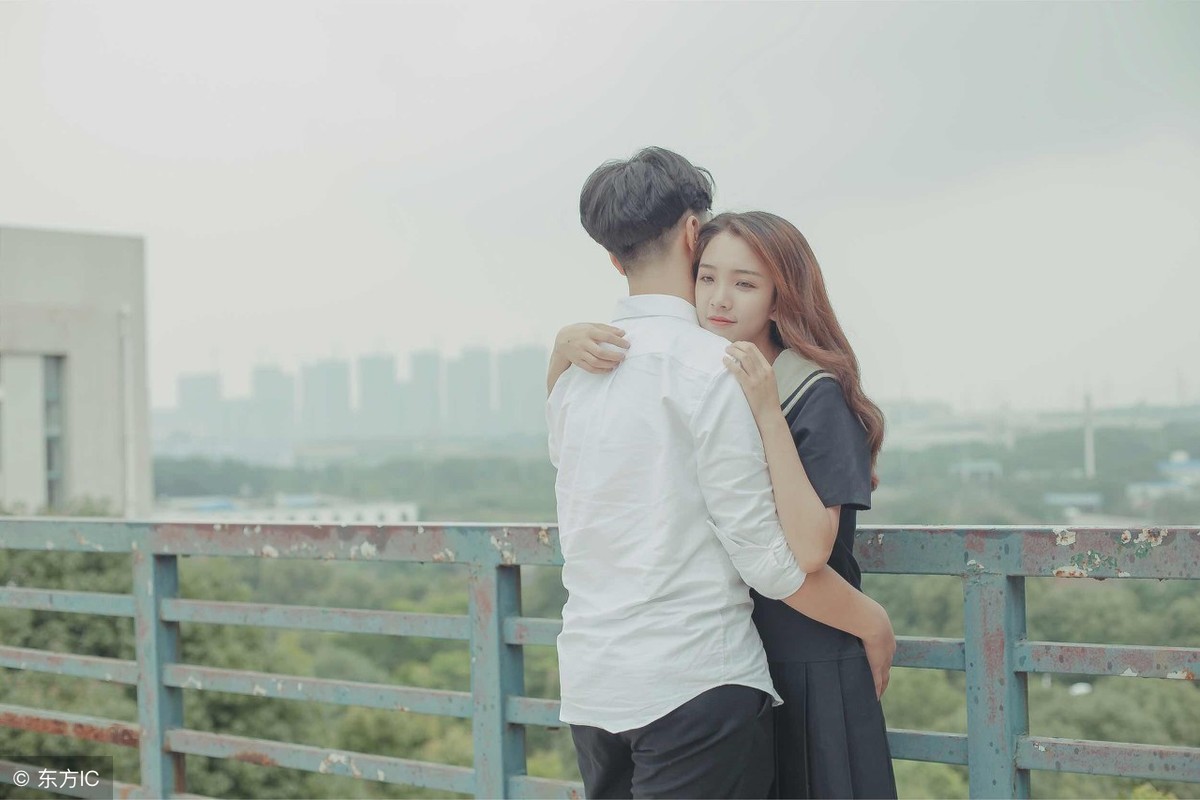 小说：重生十三岁，闺蜜和竹马偷甜瓜，让她背黑锅，她当场亮证据