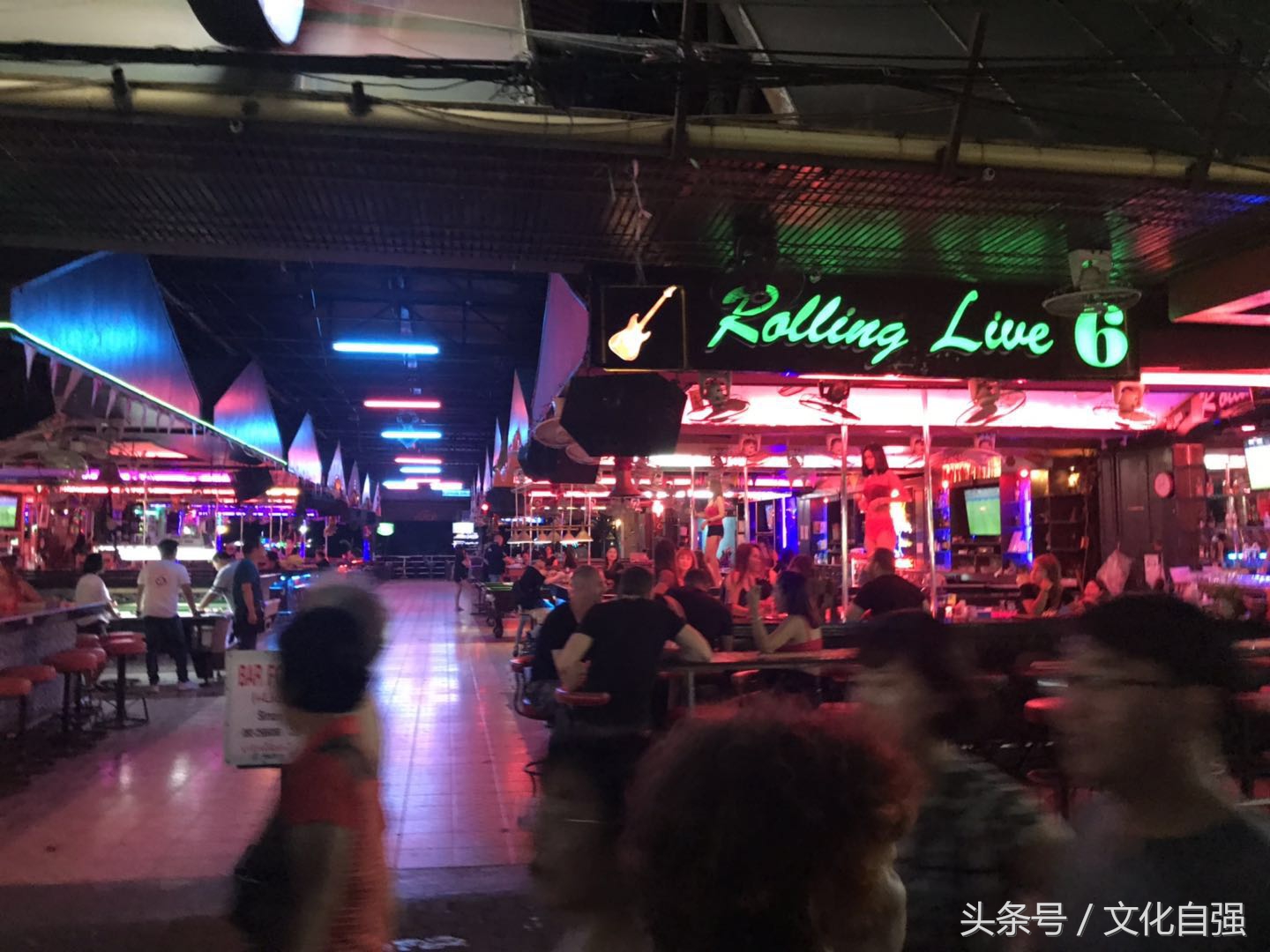 泰国游记二：被中国人扭曲的泰国“人妖”，笑贫不笑娼