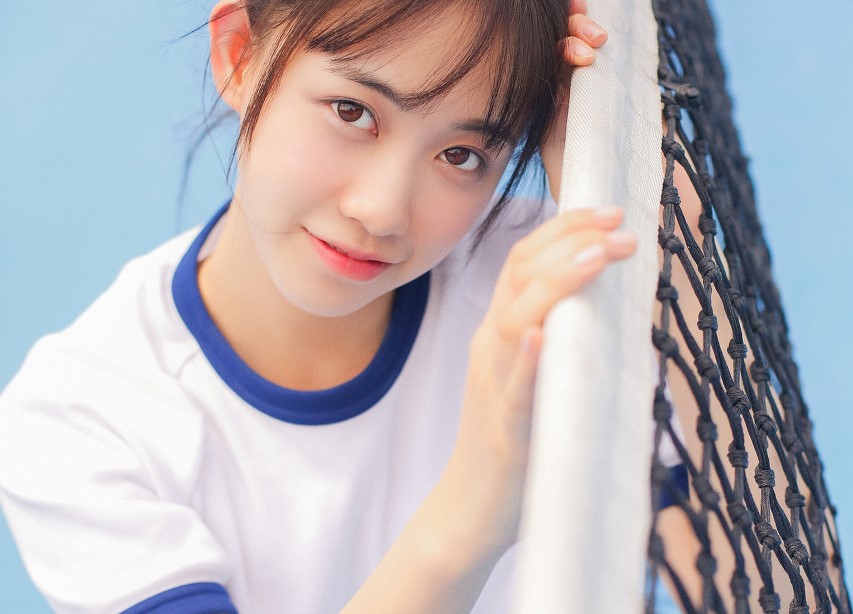 小说：服务生嘲笑他是穷小子，哪知他五年归来，是当世最强战神