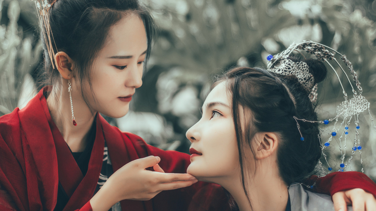 故事：他上山打猎，他娘担心他跟他爹一样有危险，随后给他说媒