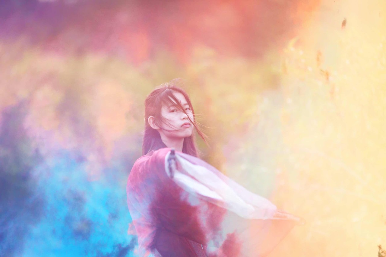 故事：有仇家找上门来，他丝毫没有畏惧，反跟对方理论起门的赔偿