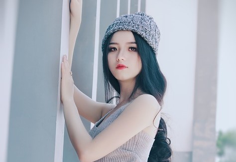 小说：二蛋子觉醒系统，开启三宫六院，人在村里都乐傻了