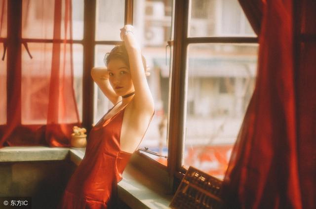 小说：女子喝醉酒，他让女子喝蜂蜜解救，女子：你什么对我这么好