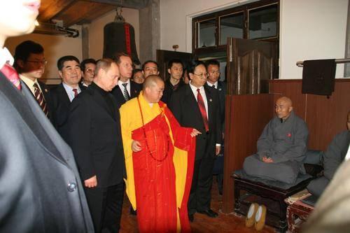 普京少林寺武僧比武完整版,普京当年访问少林寺