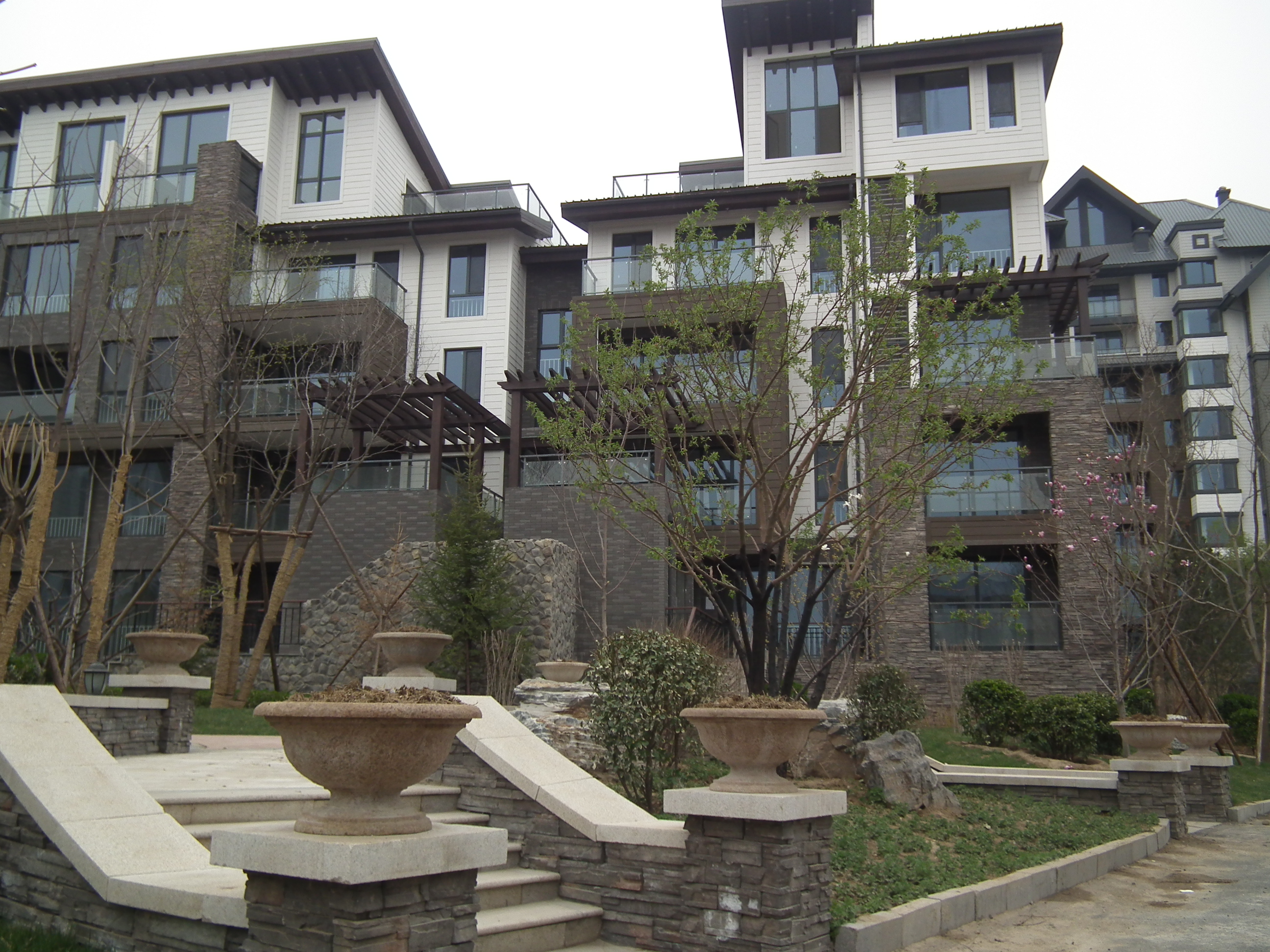 高楼层的低层为什么越来越吃香,高层真的没有低层吃香吗