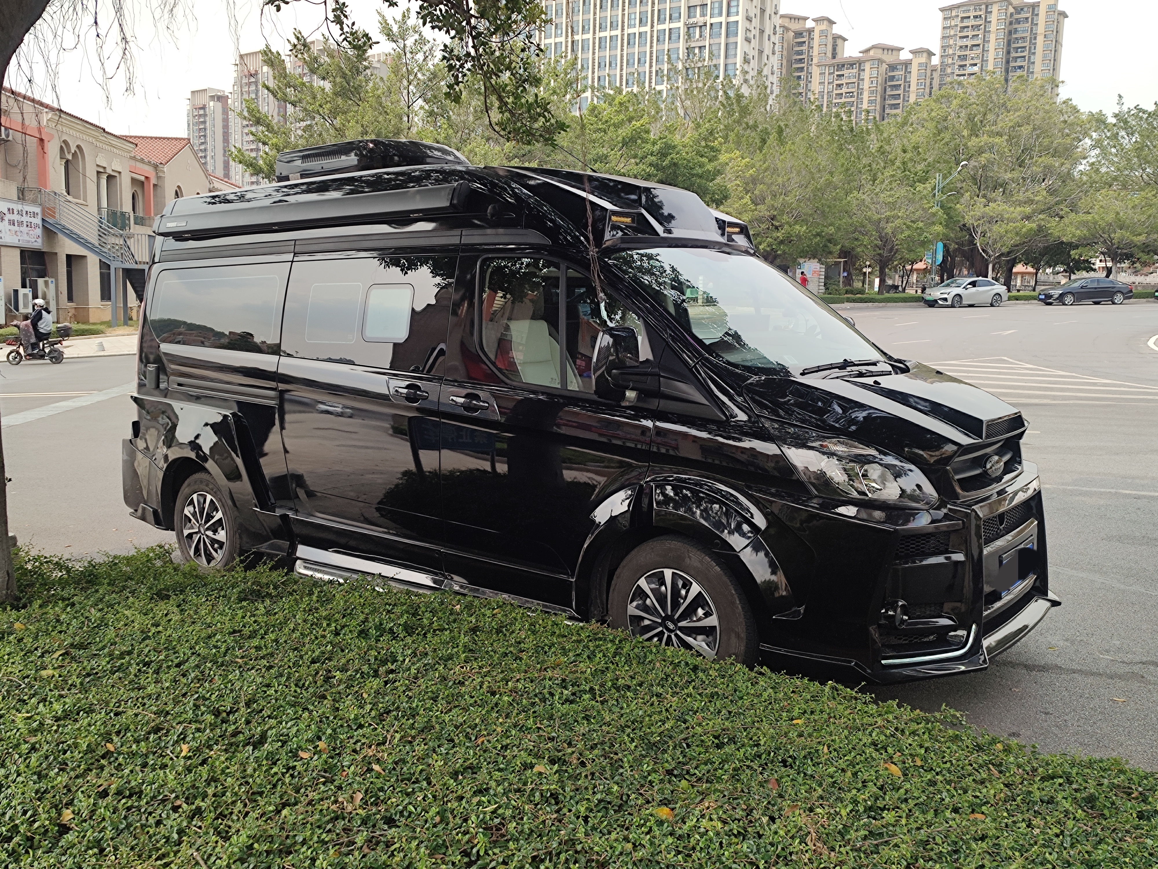 我竟然试驾了这个大家伙，福客特黑骑士，附老猫烧须“翻车”教训