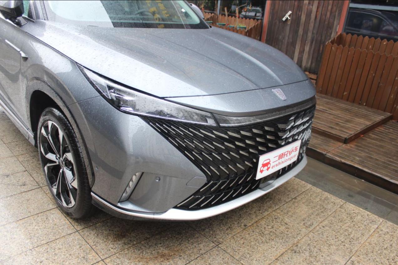 棕咖色第三代荣威rx5,12万落地买荣威rx5