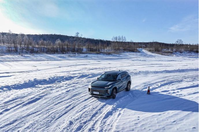 冰雪试驾极寒挑战,全新一代凌云底盘沉浸式体验