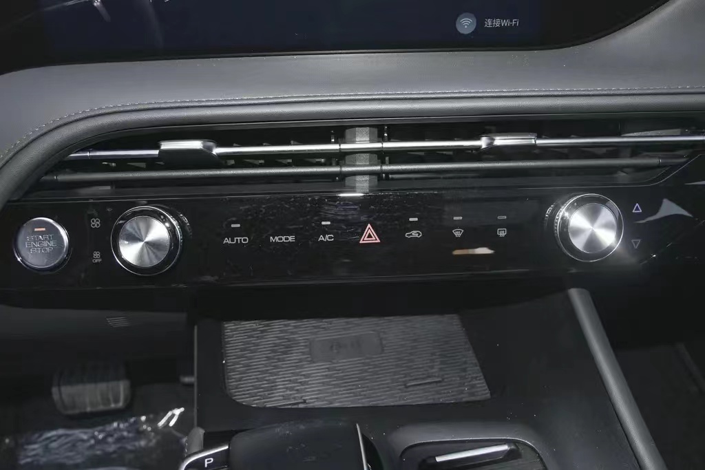 瑞虎8plus和长安cs75谁更值得入手,奇瑞瑞虎8plus2.0和长安cs75plus2.0