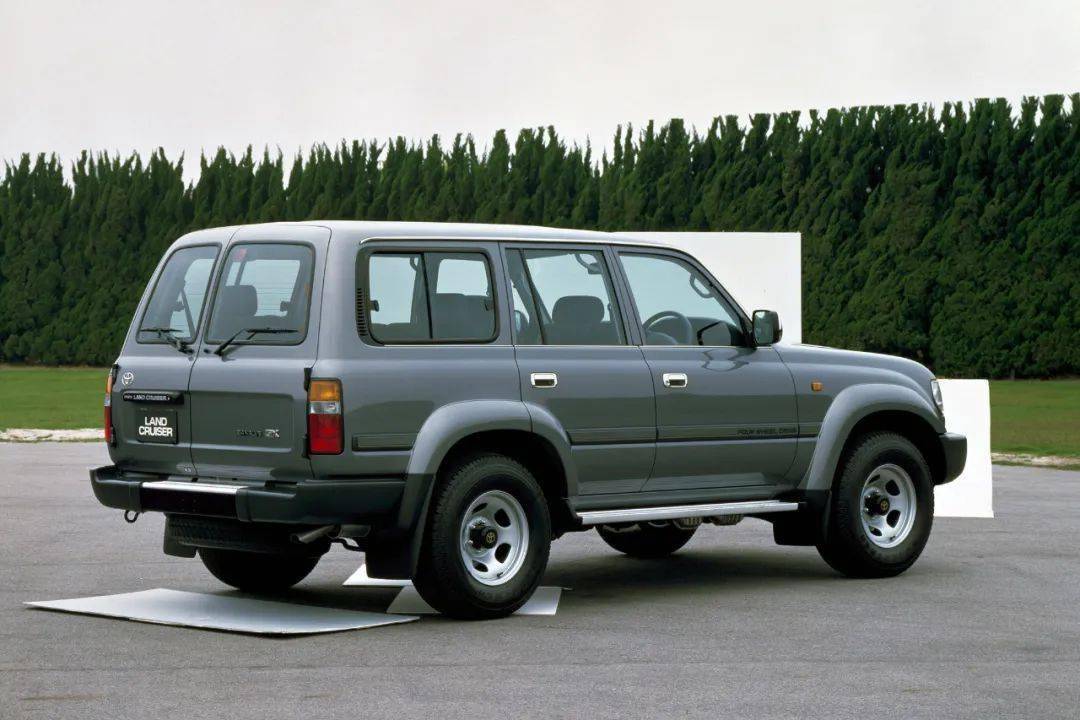 说来话长，丰田LandCruiser陆巡家族发展历史