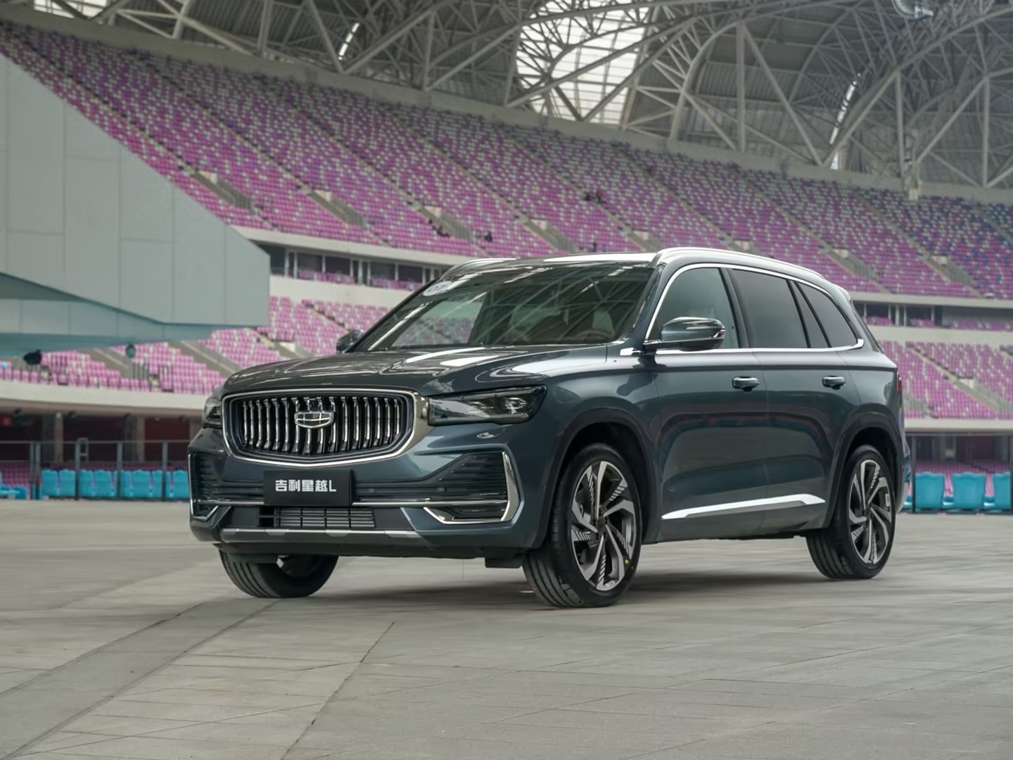 标配四驱2.0t发动机9速变速箱,2.0t四驱版20万左右