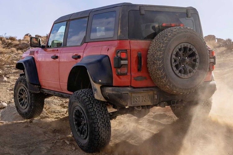 最新四驱硬派越野车上市,硬派越野新品