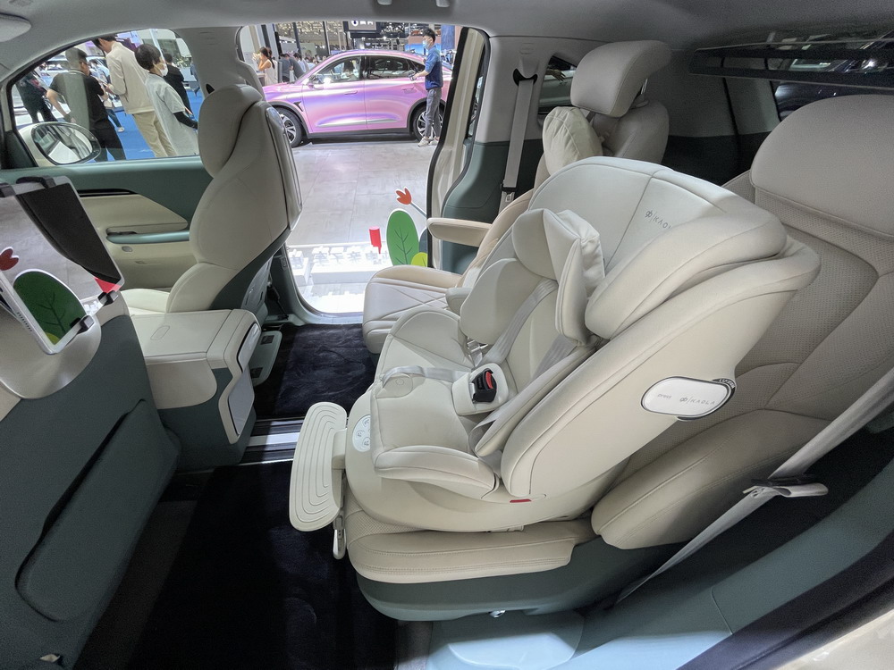 全球首款智能亲子车极狐考拉,极狐考拉智能亲子车是四座吗