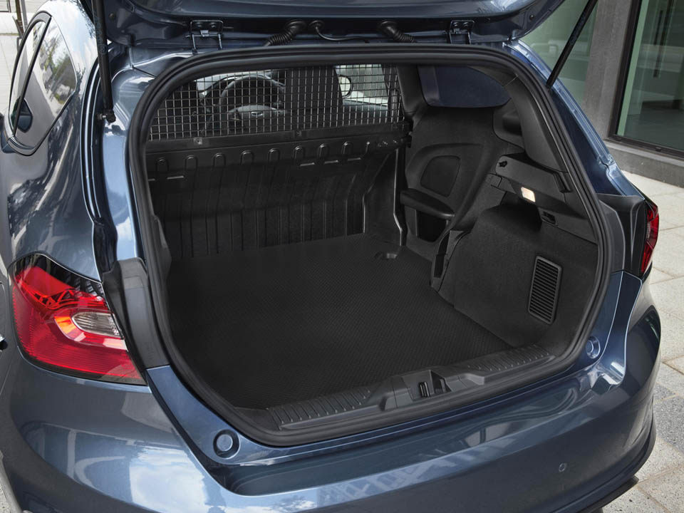 性能钢炮用小排量三缸？手动挡6.5秒破百，网友：闭眼选三门版！