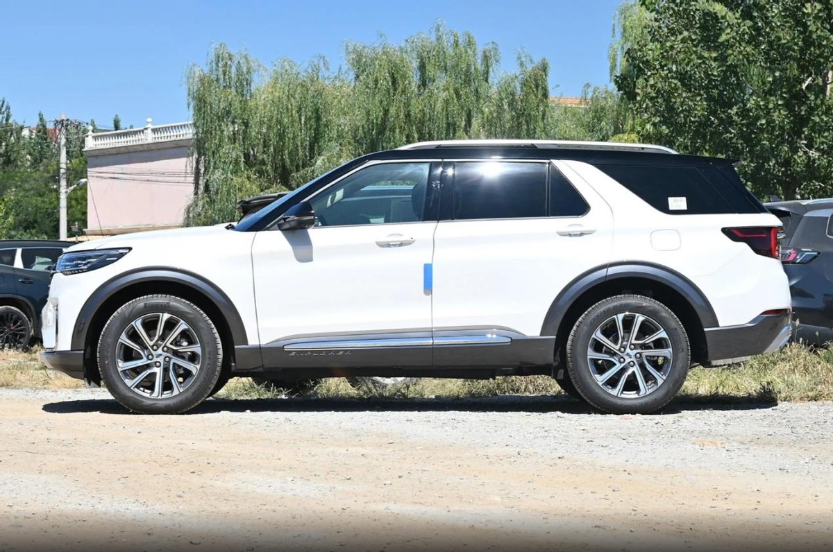 车长5063mm,标配2.3T+10AT,6座/7座随便选,解读福特探险者