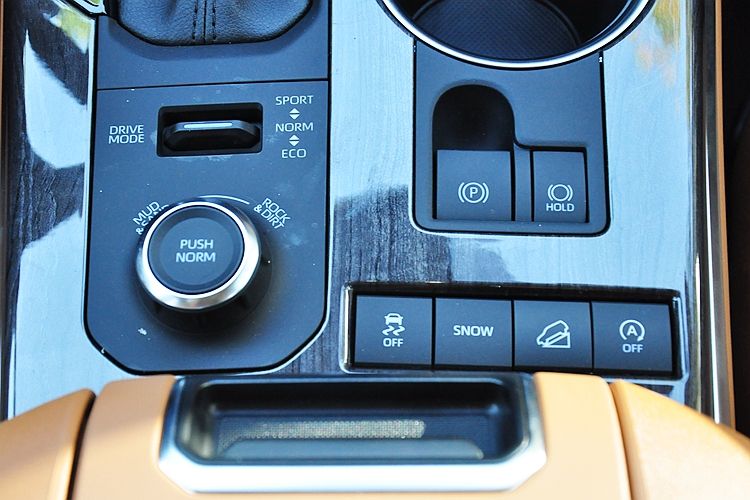 全新2.0t的丰田汉兰达动力怎么样,丰田汉兰达2022两驱尊贵版试驾