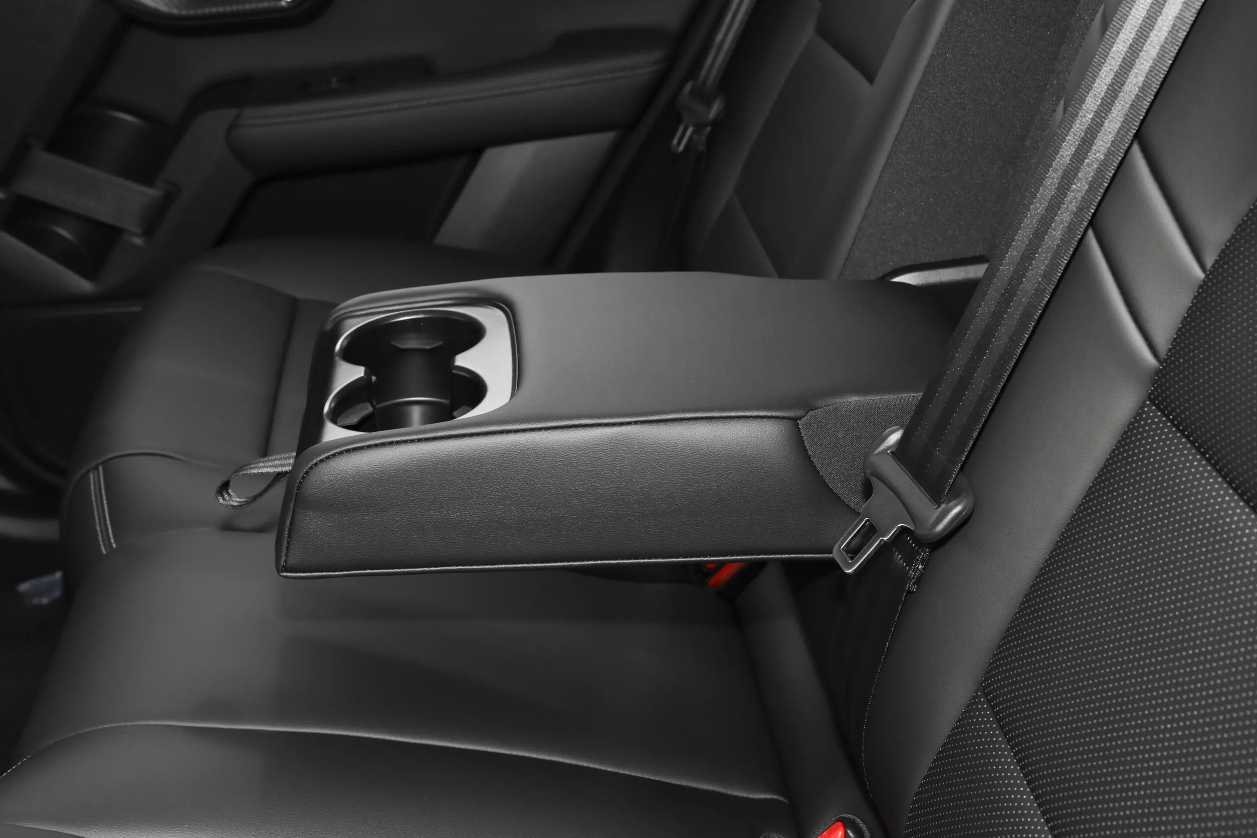 适合年轻人开的车第4款,五六万省油耐造操控好的代步车