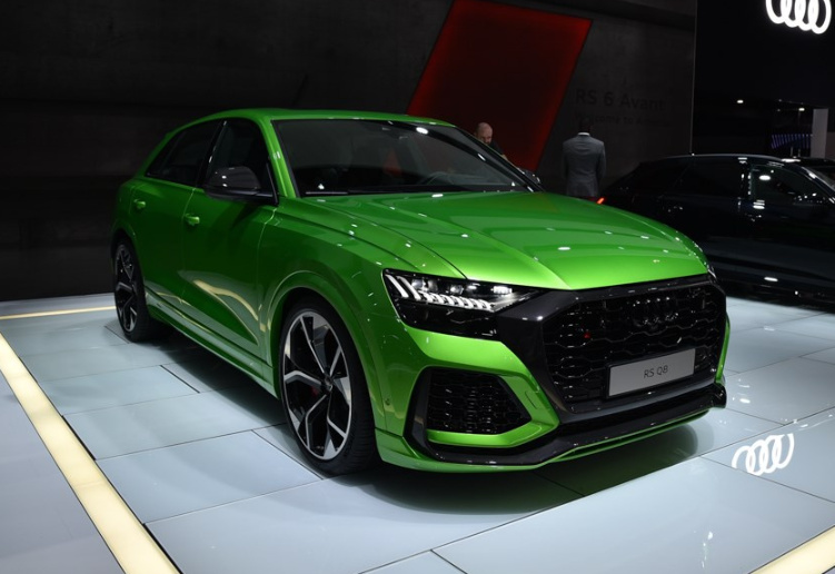 奥迪rsq8和宝马x6m,即将在广州车展亮相的奥迪rsq8