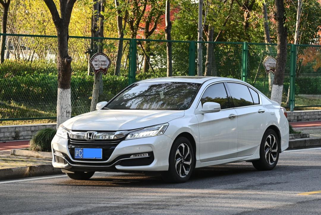 2020年雅阁1.5t大功率二手价格,2014款雅阁2.4豪华版二手价格