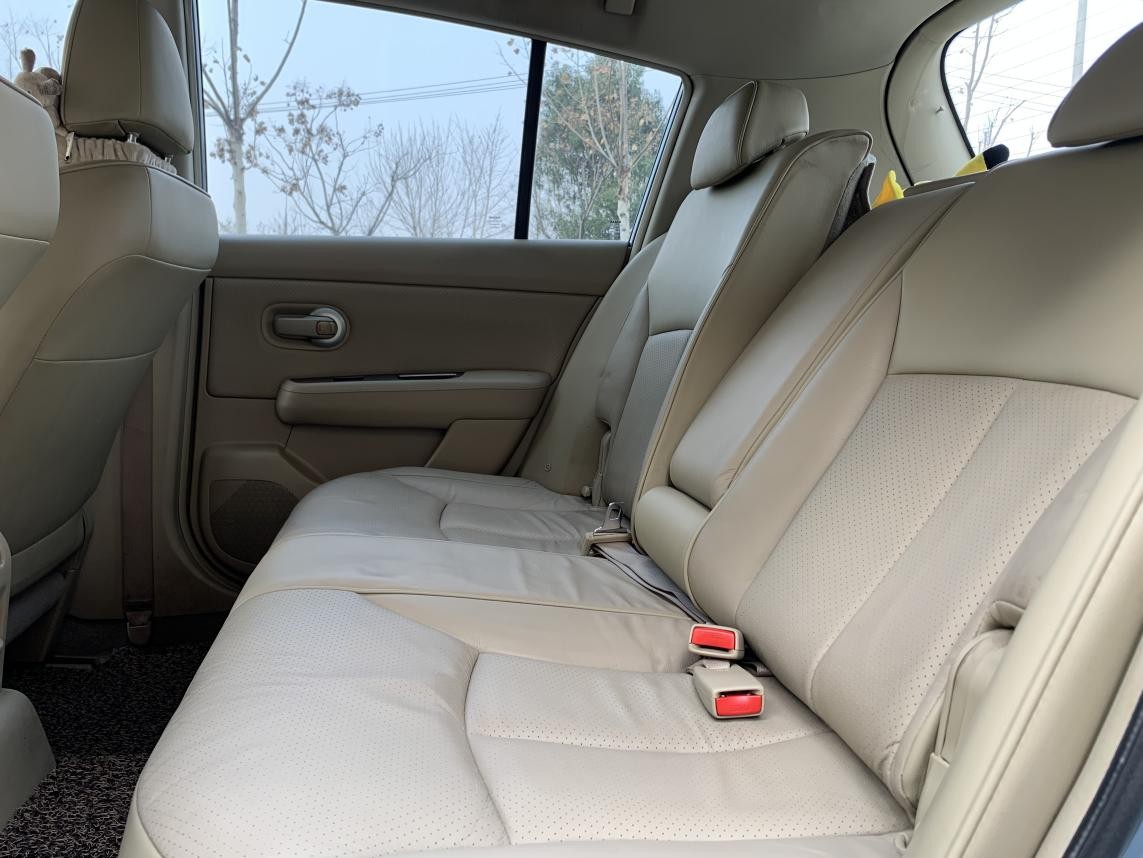 日产骐达香槟金,珍珠漆东风日产骐达