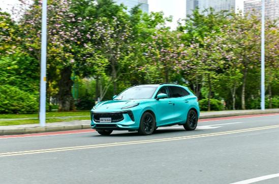 年轻人越来越宅该怎么看,为什么现在好多年轻人越来越宅