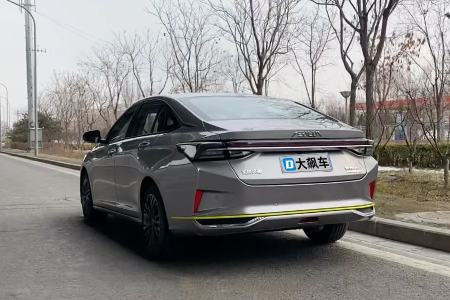 东风风神奕炫max2021款新车报价,东风风神奕炫max和奔腾b70哪个好