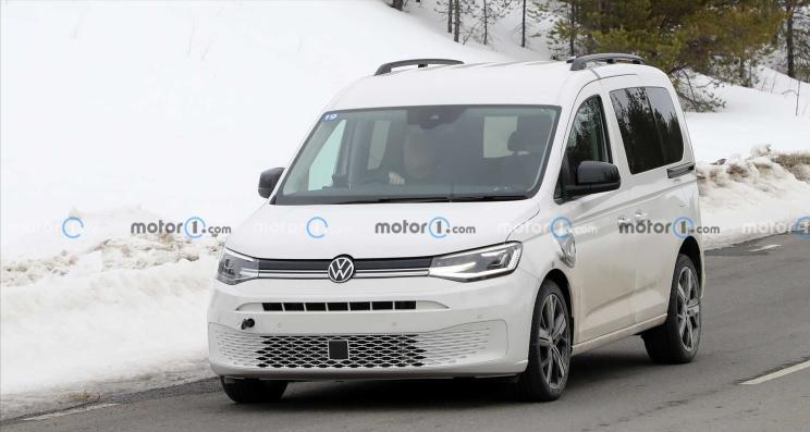 新款大众开迪海外谍照曝光，外观内饰全面升级，定位多功能MPV
